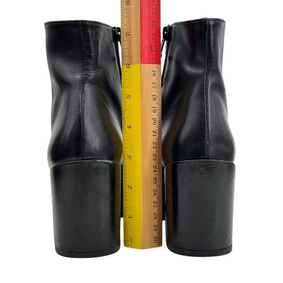 Stuart Weitzman Black Pointed Toe Ankle Boot SZ 7 Women's Leather Modern Block - Picture 6 of 12